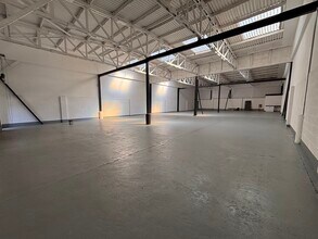 Milnhay Rd, Nottingham to rent Interior Photo- Image 1 of 2