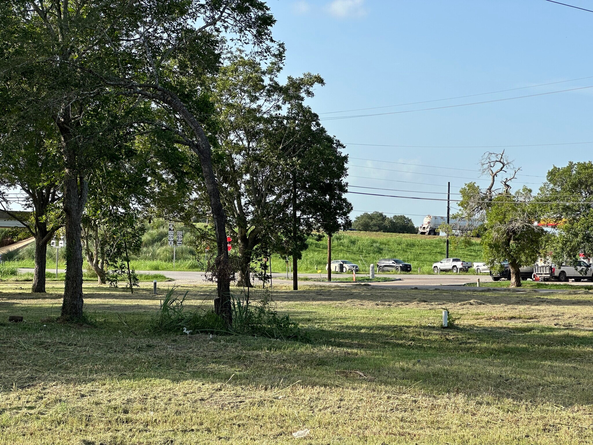 27 Dincans st, Inez, TX for sale Primary Photo- Image 1 of 1