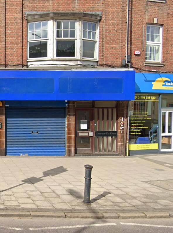 30 Station Ln, Hornchurch for sale Primary Photo- Image 1 of 1