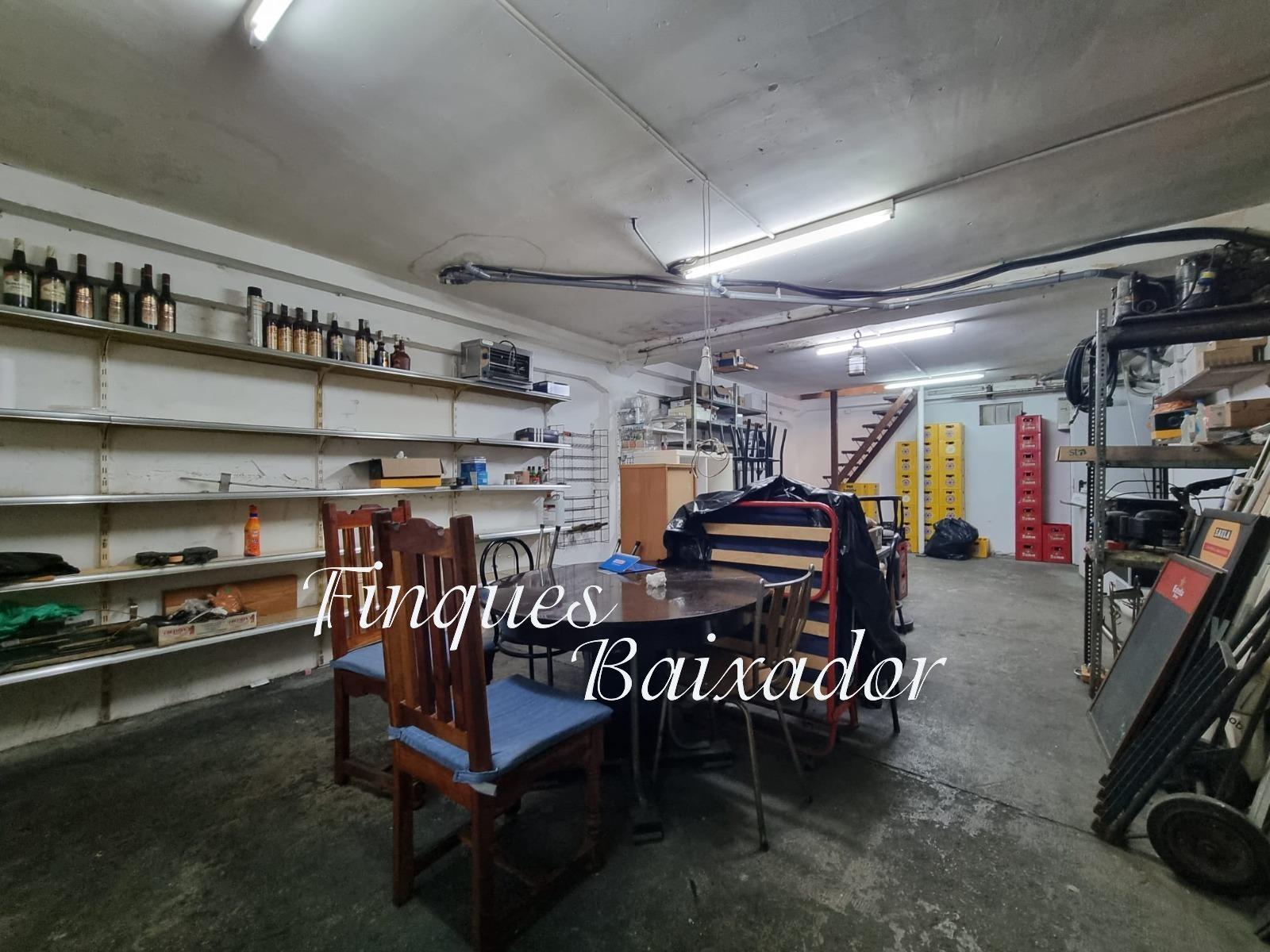 Retail in L'Hospitalet de Llobregat, Barcelona to rent Interior Photo- Image 1 of 7