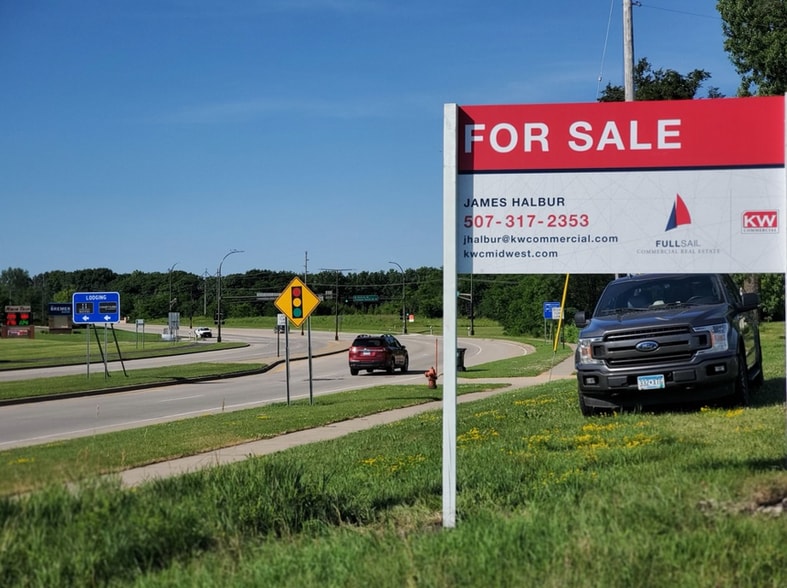 1401 N Victory Dr, Mankato, MN for sale - Building Photo - Image 2 of 7