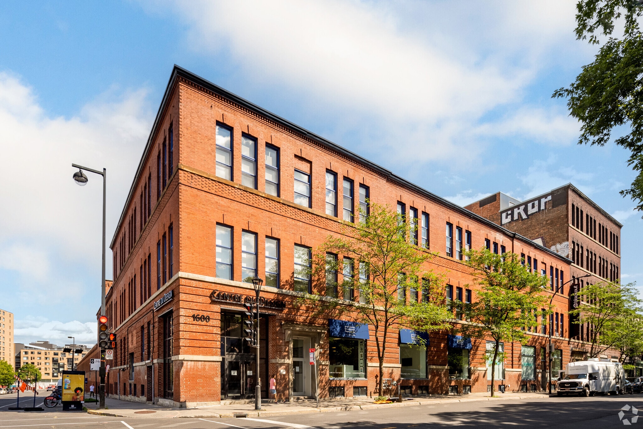 364-424 Rue Guy E, Montréal, QC to rent Building Photo- Image 1 of 17