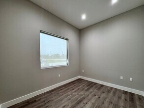 8525 N Sam Houston Pkwy E, Humble, TX to rent Interior Photo- Image 2 of 17