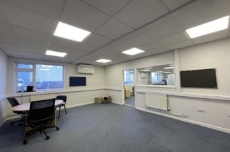 12 Tallon Rd, Brentwood to rent Interior Photo- Image 2 of 3