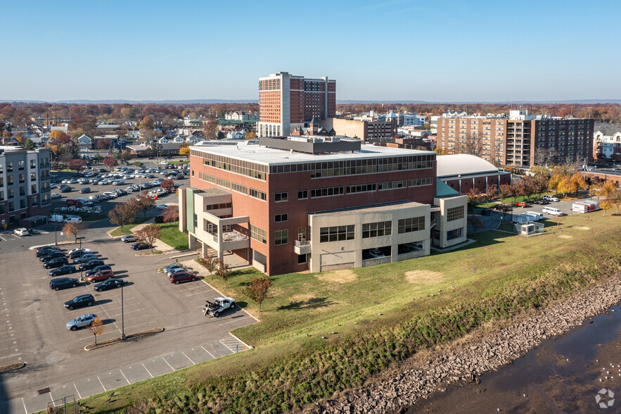 2 City Hall Plz, Rahway, NJ for sale - Building Photo - Image 1 of 7