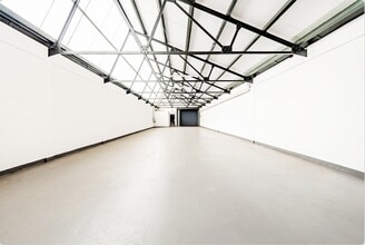 Tame Rd, Birmingham to rent Interior Photo- Image 1 of 1