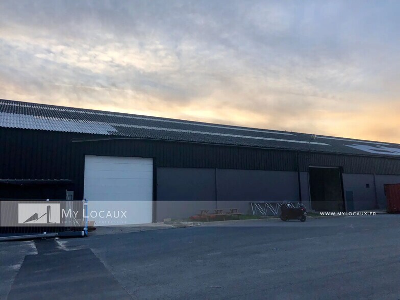 Industrial in Gennevilliers to rent - Building Photo - Image 1 of 5