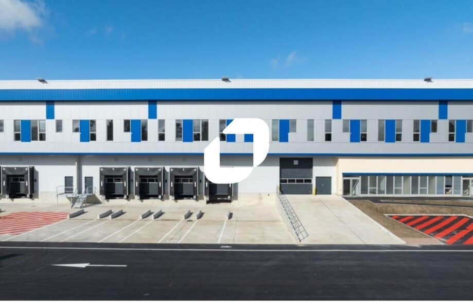 Industrial in Conflans-Sainte-Honorine to rent - Building Photo - Image 3 of 8