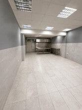 71 London Rd, Mitcham to rent Building Photo- Image 2 of 4