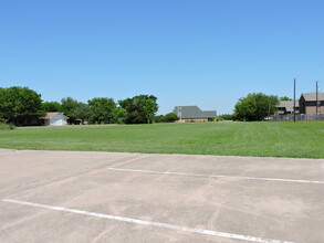 2400 W Ennis Ave, Ennis, TX for sale Building Photo- Image 1 of 1