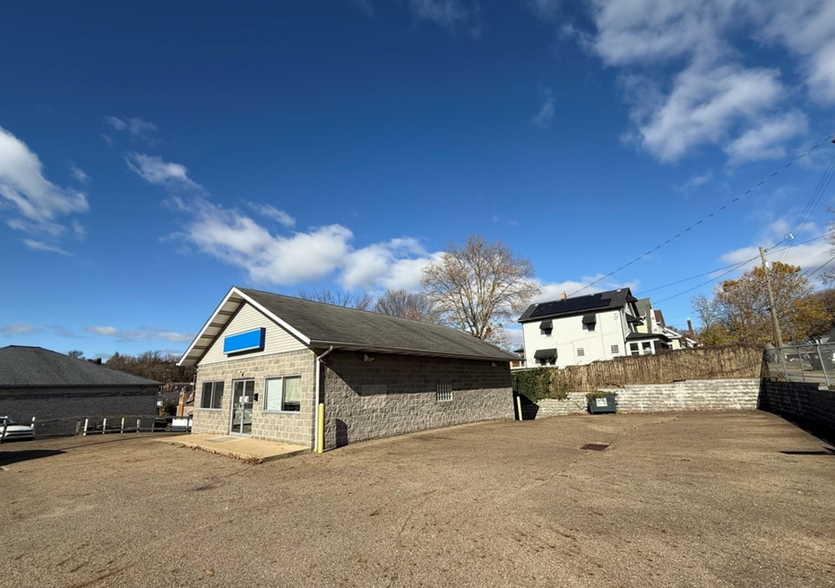 2125 Sunset Blvd, Steubenville, OH for sale - Building Photo - Image 3 of 23