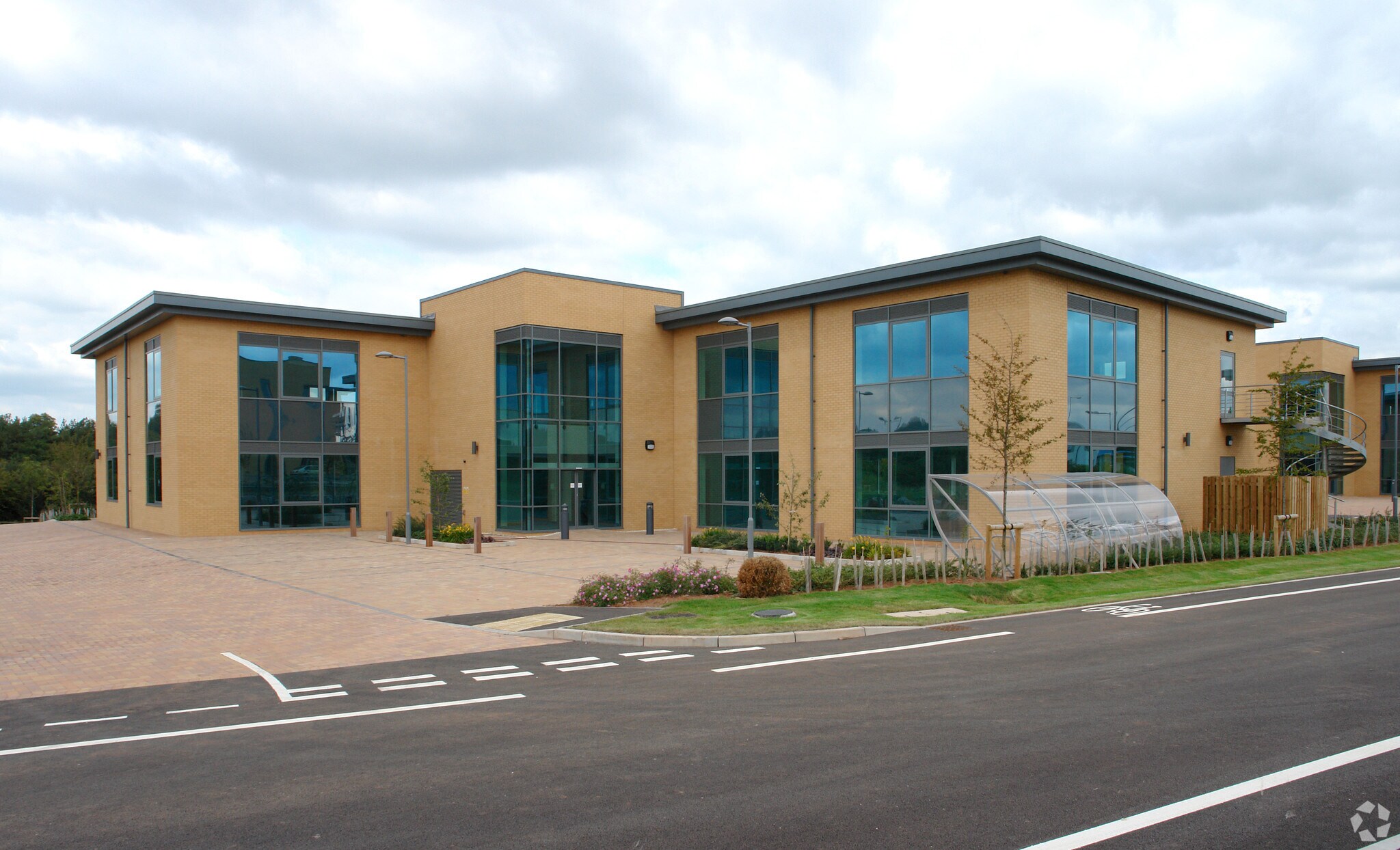 H2 Harlequin Office Park, Bristol to rent Primary Photo- Image 1 of 6