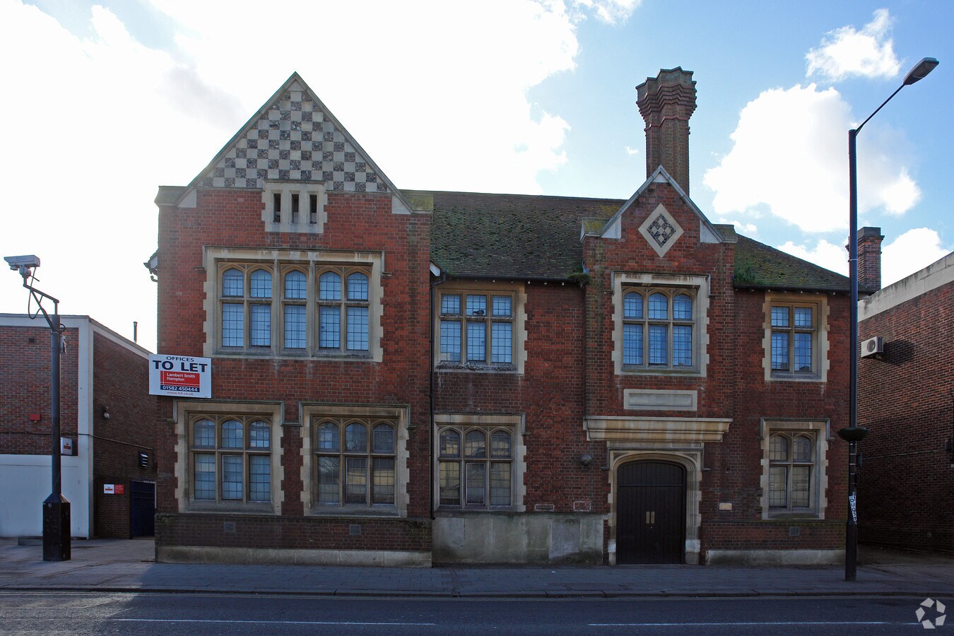 67 High St N, Dunstable LU6 1JD The Old Post Office UK