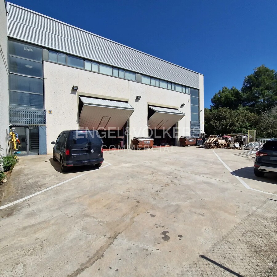 Cornellà de Llobregat, BAR 08758 - Unit 7-8 - - Interior Photo - Image 1 of 4