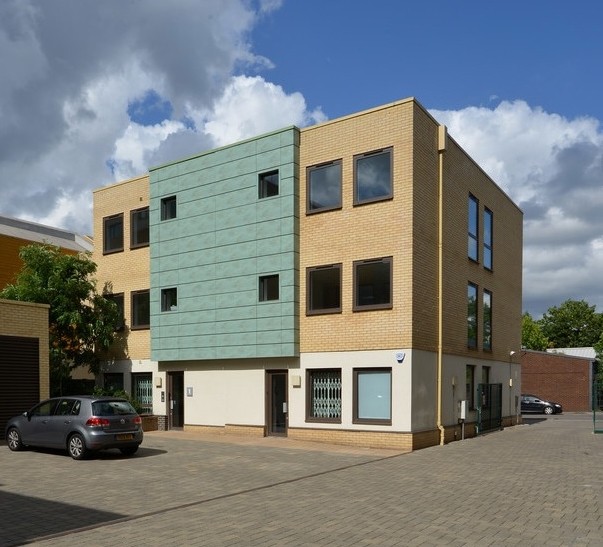 165 Granville Rd, London to rent - Building Photo - Image 3 of 12