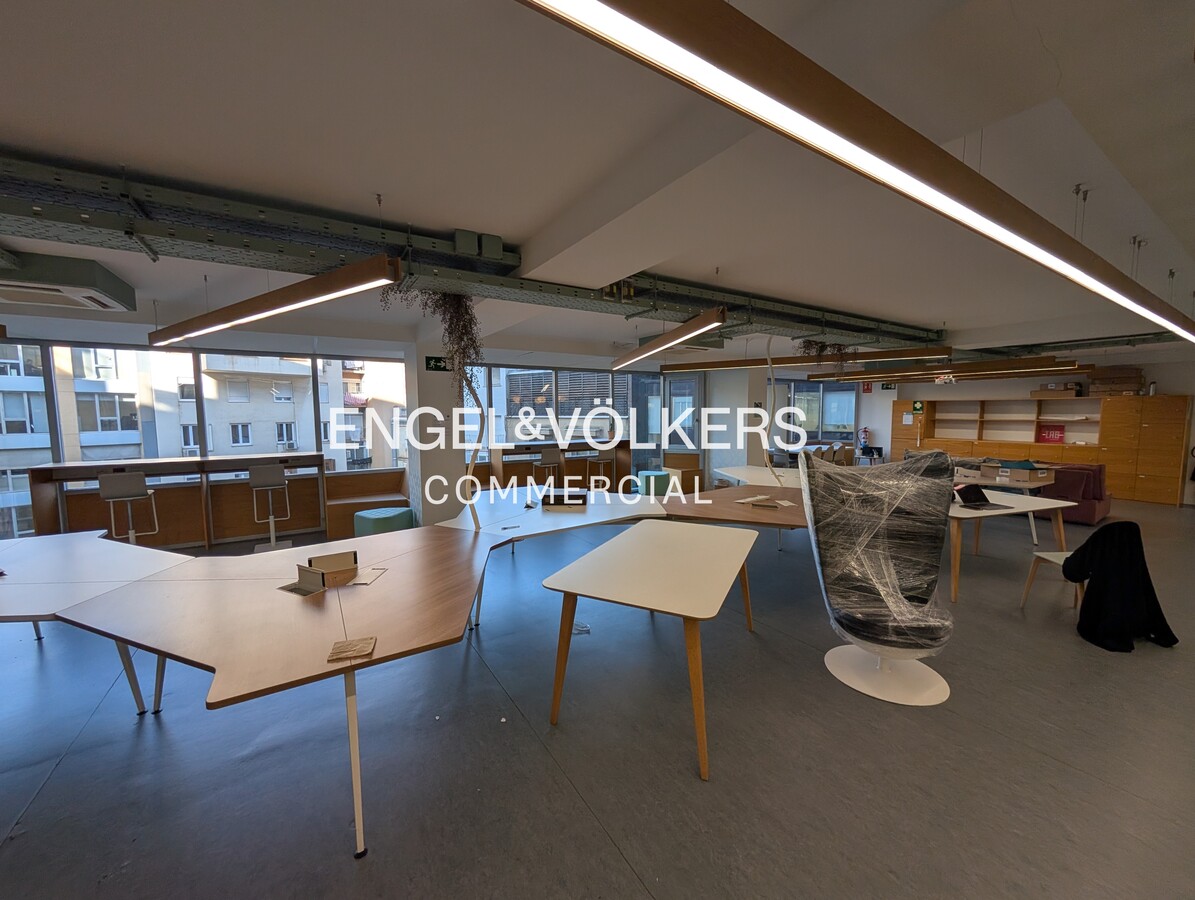 Barcelona, BAR 08006 - Unit C -  - Interior Photo - Image 1 of 21