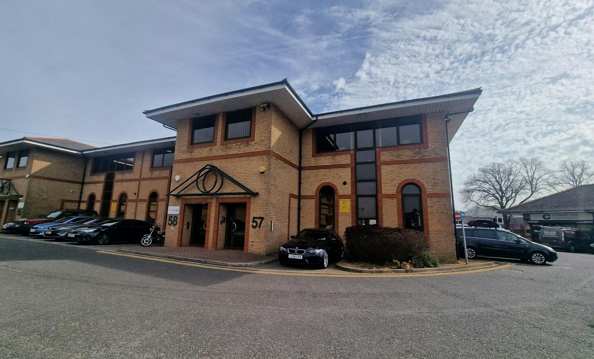 Kingsclere Rd, Basingstoke to rent Building Photo- Image 1 of 2