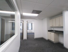 100 N LaSalle St, Chicago, IL to rent Interior Photo- Image 2 of 5