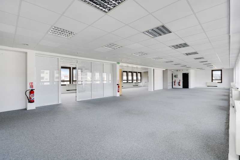 37 Rue De Neuilly, Clichy to rent - Building Photo - Image 2 of 9