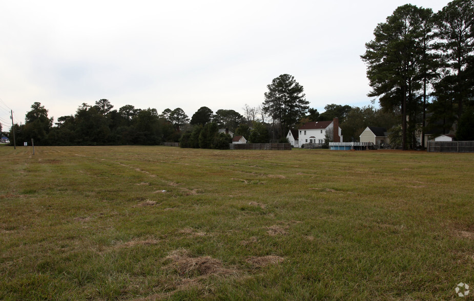 N Berkeley Blvd, Goldsboro, NC for sale - Primary Photo - Image 1 of 1