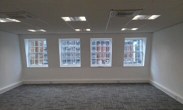 9 York Pl, Leeds to rent Interior Photo- Image 2 of 2