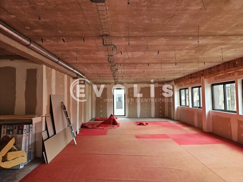 Office in Les Ulis to rent - Interior Photo - Image 2 of 10