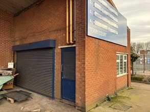 Private Road No 7, Nottingham to rent Building Photo- Image 2 of 6