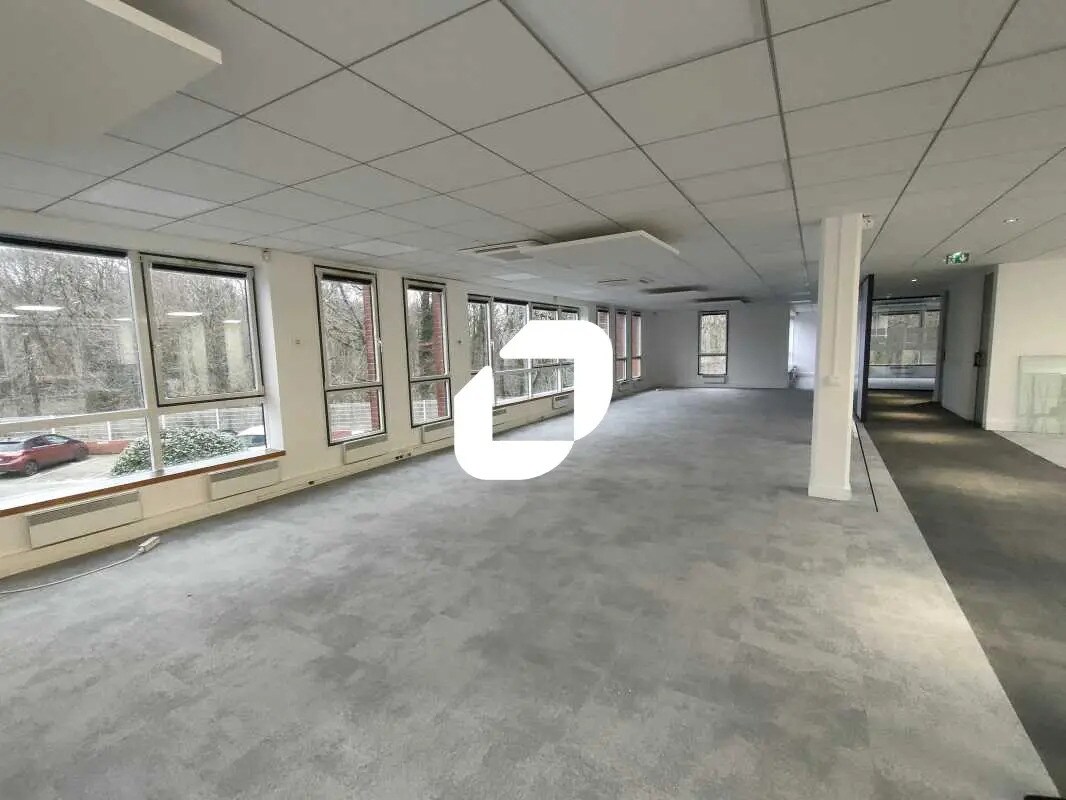 Office in Meudon to rent Building Photo- Image 1 of 10