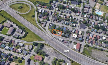 1945 Av Des Chênes, Lemoyne, QC - Aerial  map view