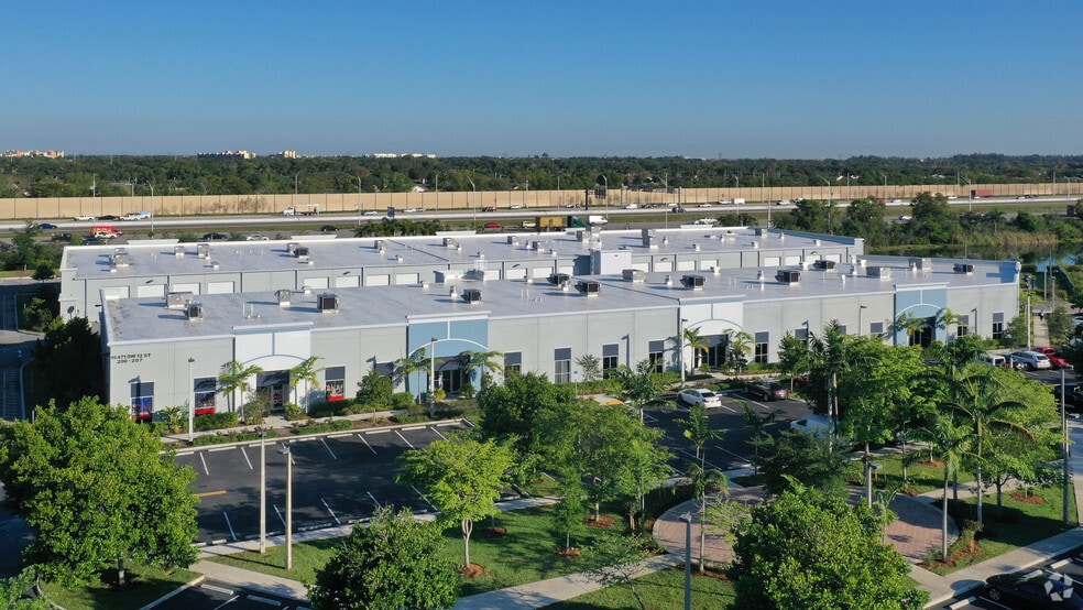 15499 SW 12th St, Sunrise, FL to rent - Building Photo - Image 3 of 7