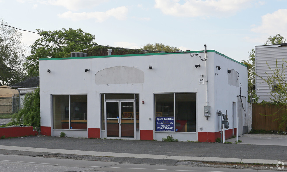 242 Sheridan Blvd, Inwood, NY for rent - Building Photo - Image 1 of 5