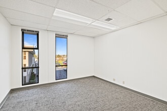 1650 S Amphlett Blvd, San Mateo, CA to rent Interior Photo- Image 2 of 13