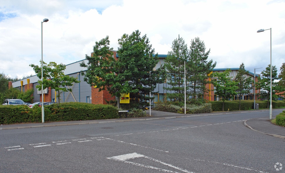 Galway Rd, Yateley for sale - Primary Photo - Image 1 of 1