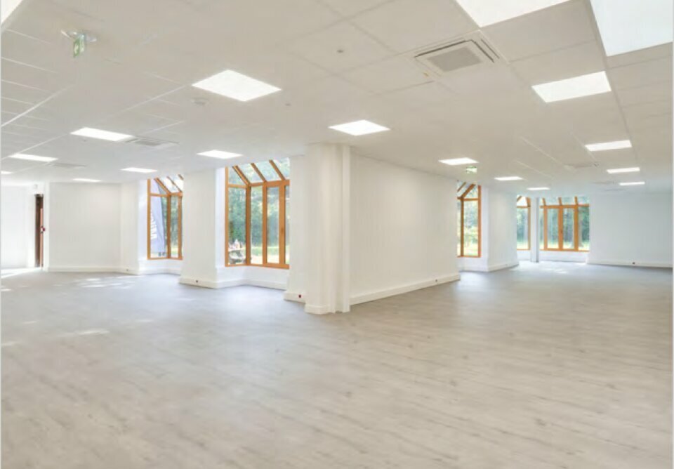 Light Industrial in Croissy-Beaubourg to rent Interior Photo- Image 1 of 7