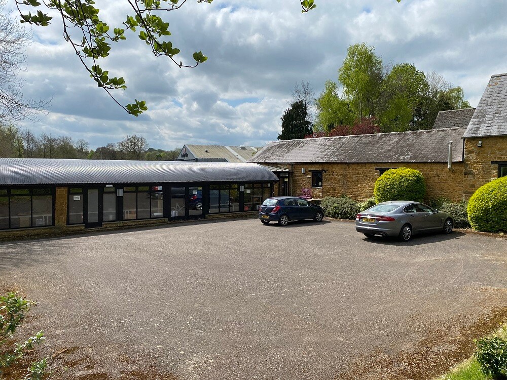 Bloxham Rd, Banbury OX16 9UX UK