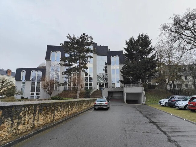 Location Bureaux 150 m² à 290 m²