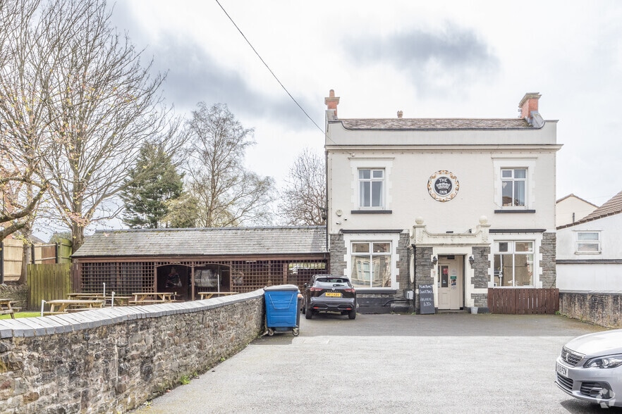 High St, Bristol to rent - Primary Photo - Image 1 of 1