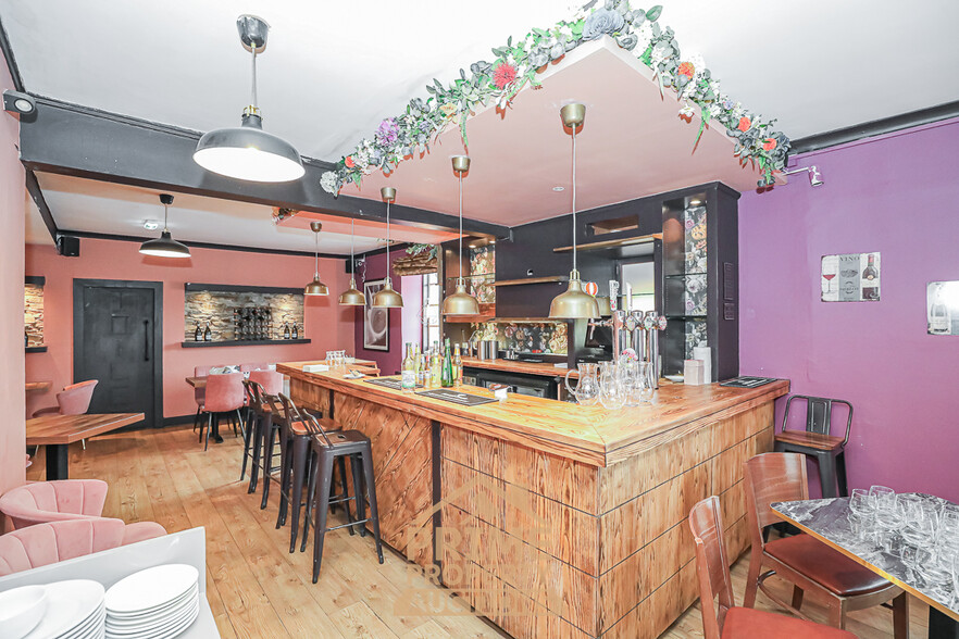 13 Teviot Cres, Hawick for sale - Building Photo - Image 2 of 23