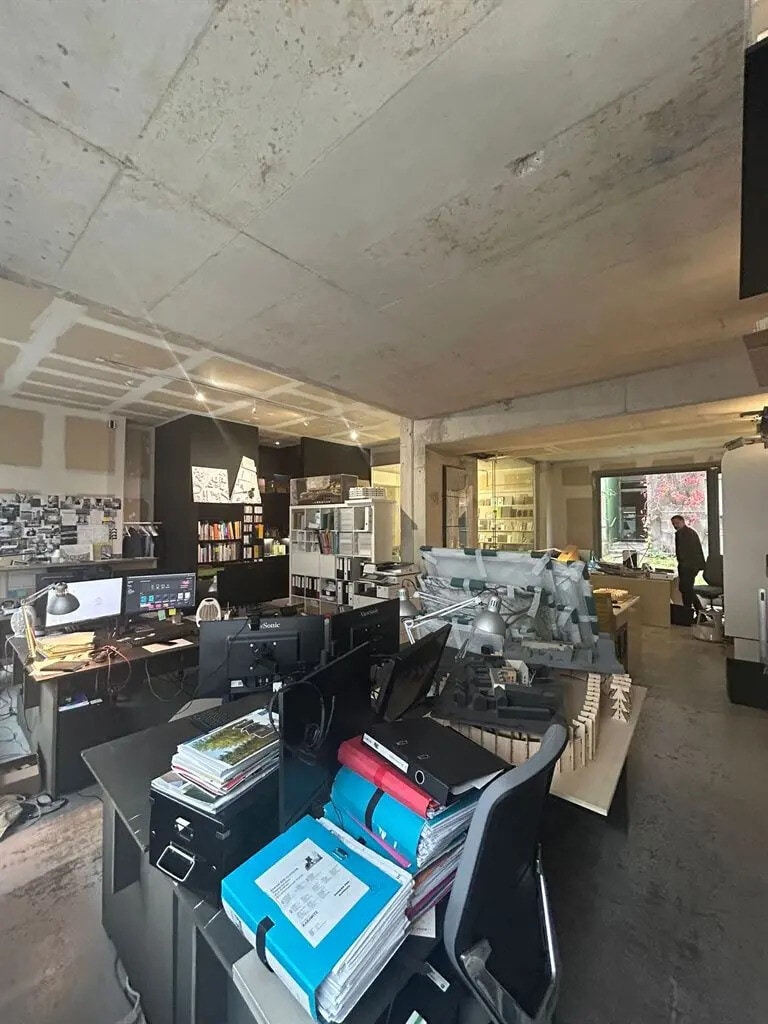 Location Commerce 91 m² - Photo 1