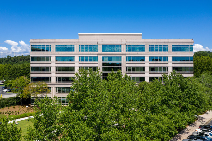 200 North Point Ctr E, Alpharetta, GA for rent - Building Photo - Image 2 of 4