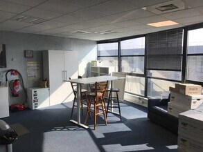 1 Rue Du Groupe Manouchian, Élancourt to rent Interior Photo- Image 2 of 12