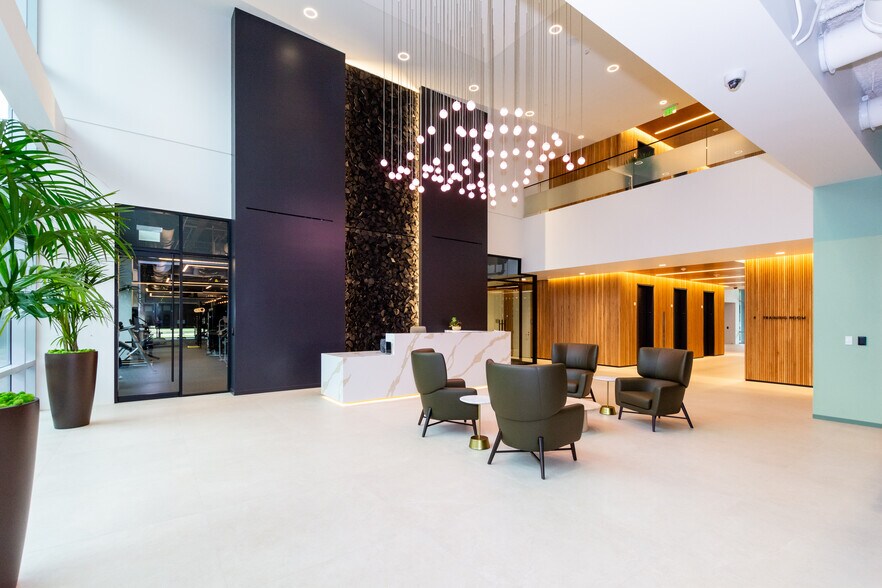 1080 Eldridge Pkwy, Houston, TX to rent - Lobby - Image 3 of 13