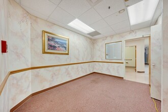 34501 Aurora Rd, Solon, OH for rent Building Photo- Image 2 of 11