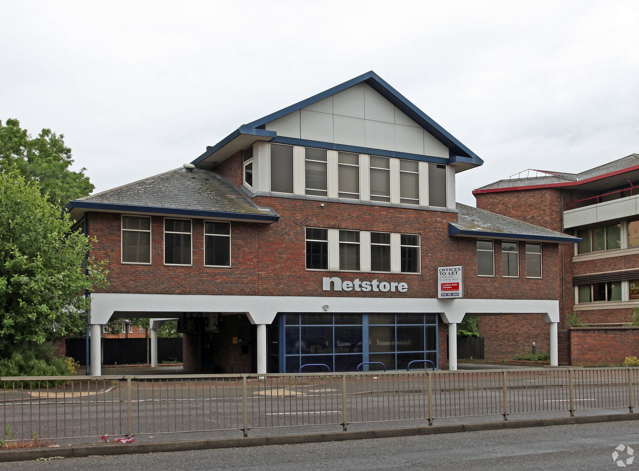 8 London Rd, Bracknell for sale Primary Photo- Image 1 of 1