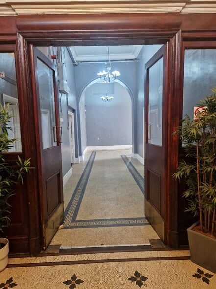 260 Picton Rd, Liverpool for sale - Interior Photo - Image 3 of 5