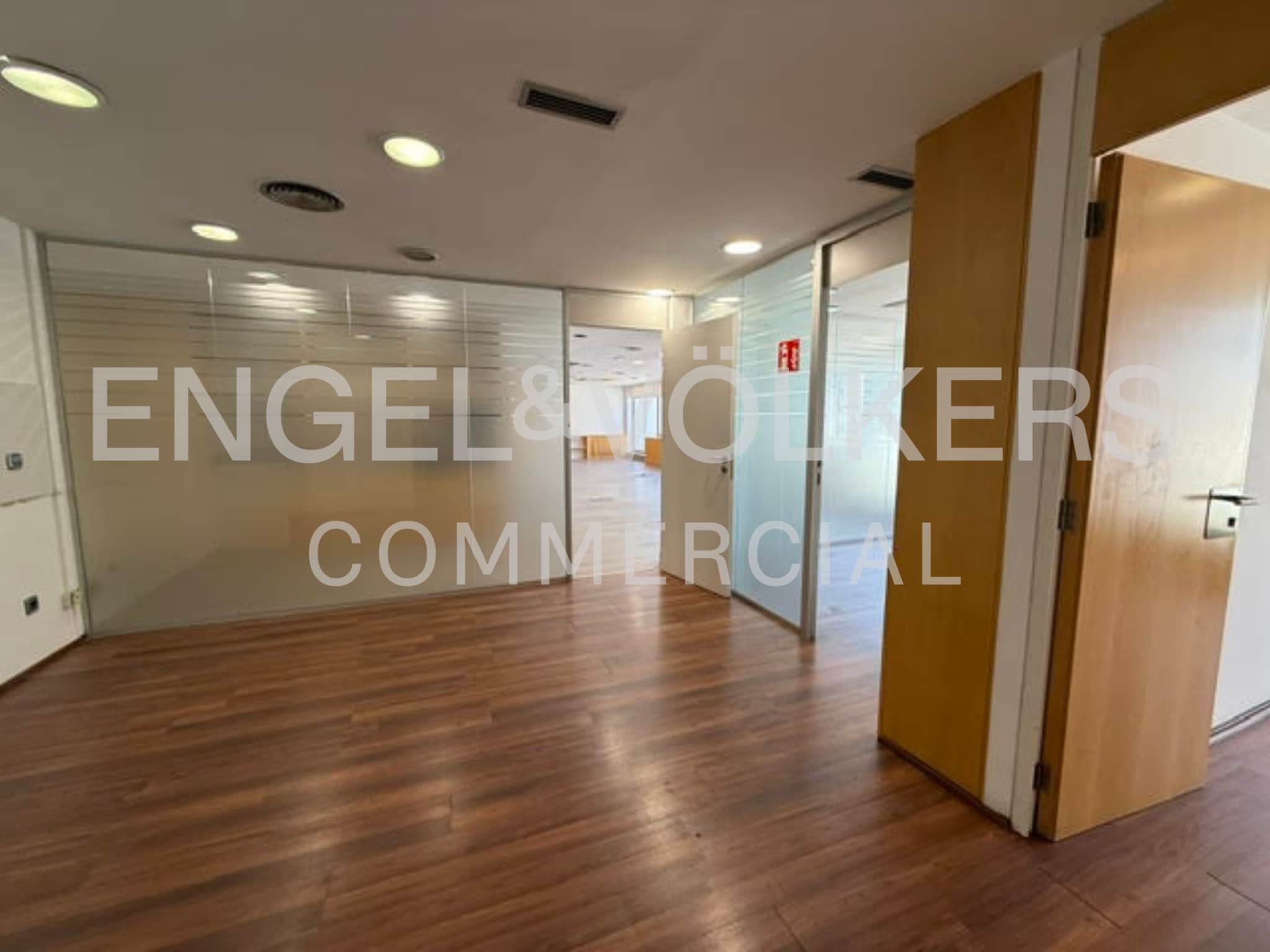 Office in Madrid, Madrid to rent Interior Photo- Image 1 of 10