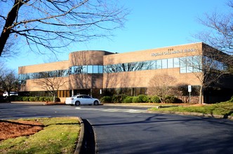 730 Highland Oaks Dr, Winston-Salem, NC for sale Building Photo- Image 1 of 1