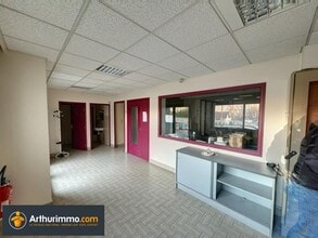 56 Route De Lyon, Bourgoin-Jallieu for sale Interior Photo- Image 2 of 5