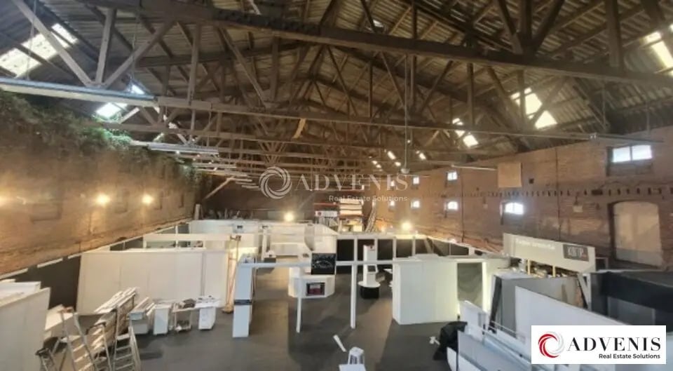 Location Entrepôt 1 000 m² - Photo 1