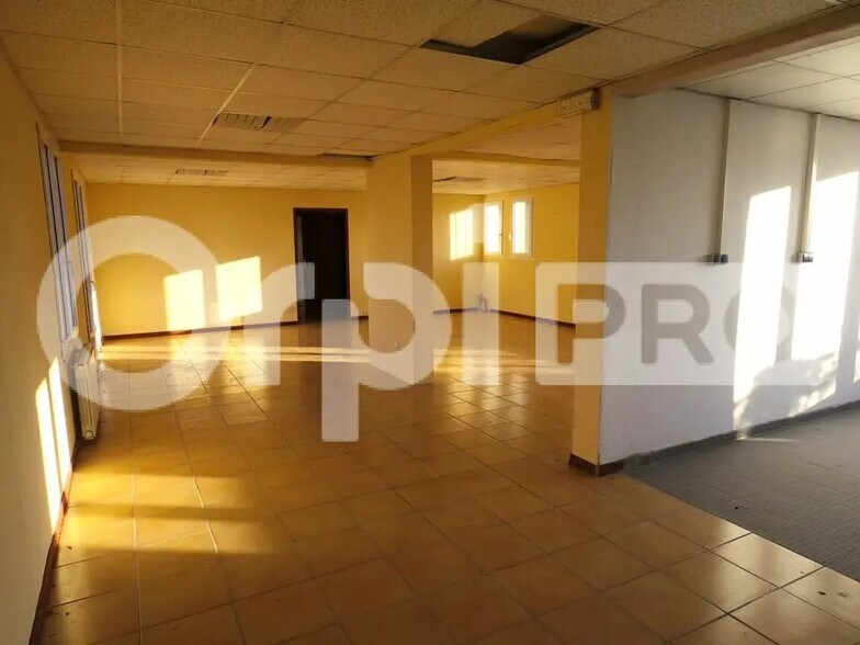Retail in Soissons for sale - Building Photo - Image 1 of 4